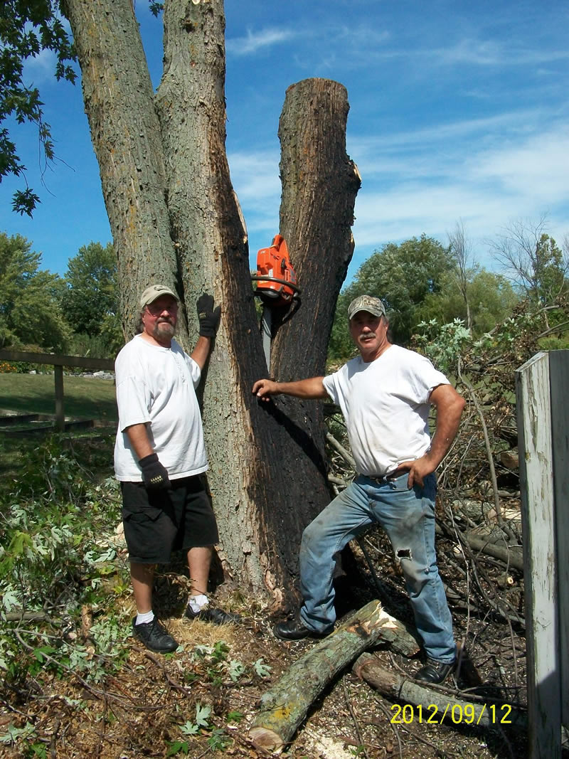 https://www.dundeemill.org/pictures/2012/19 Eberts workers.jpg